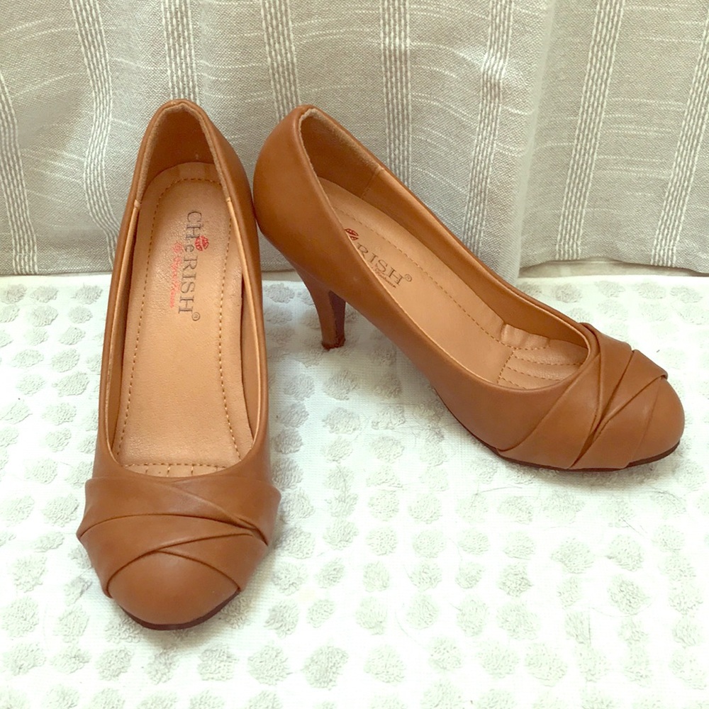 Cute Tan Heels
